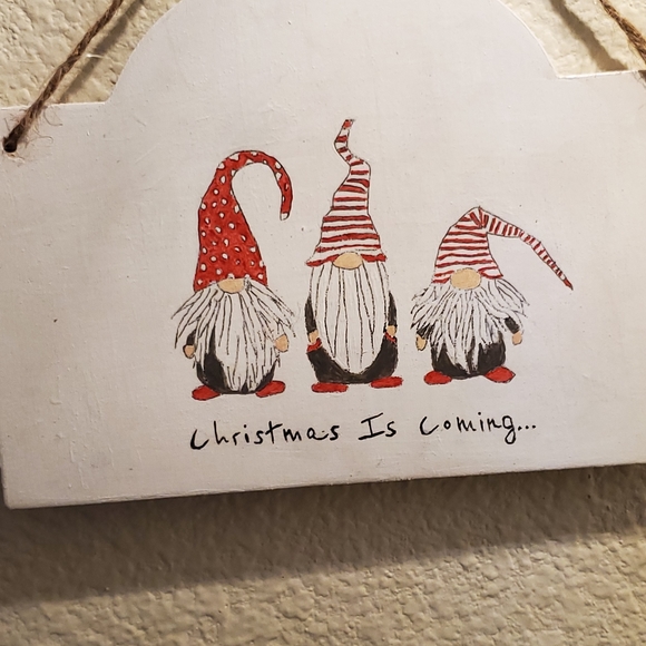 Gnomes Hand Painted Christmas Wall Decor - Picture 3 of 4
